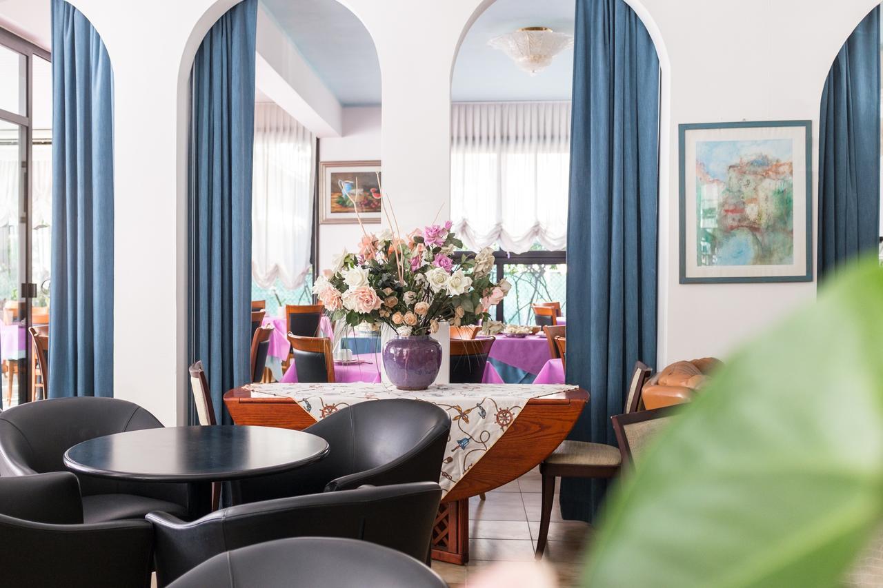 Hotel Barbiani Rimini Zewnętrze zdjęcie